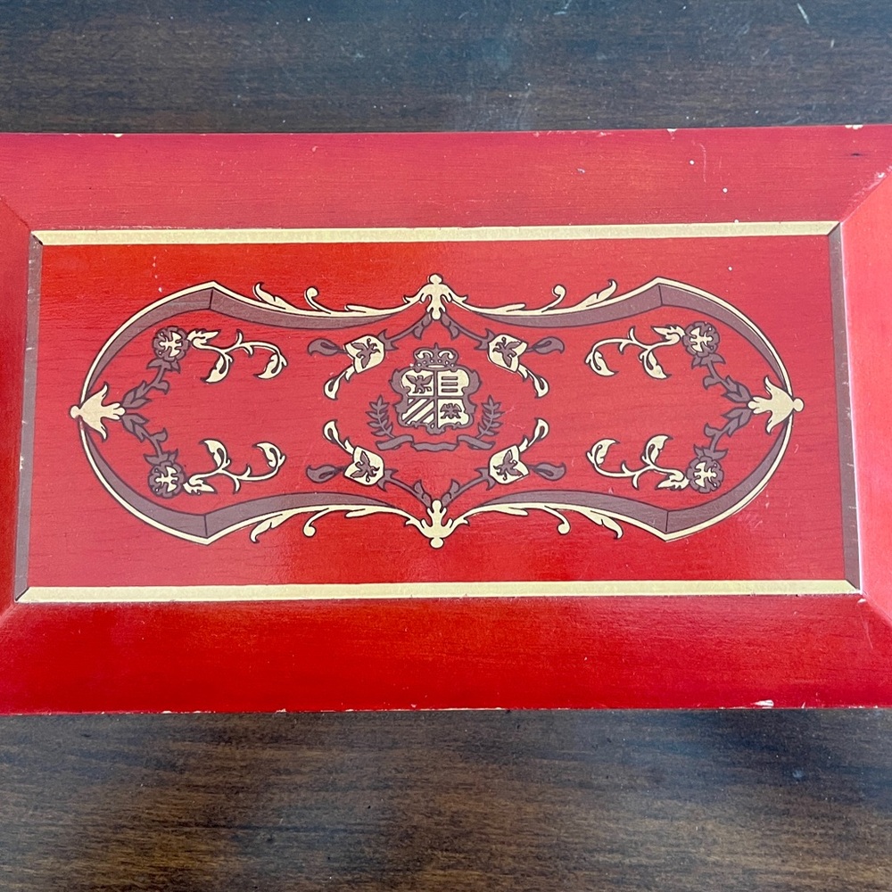 Vintage Princess Marcella Borghese musical jewelry box